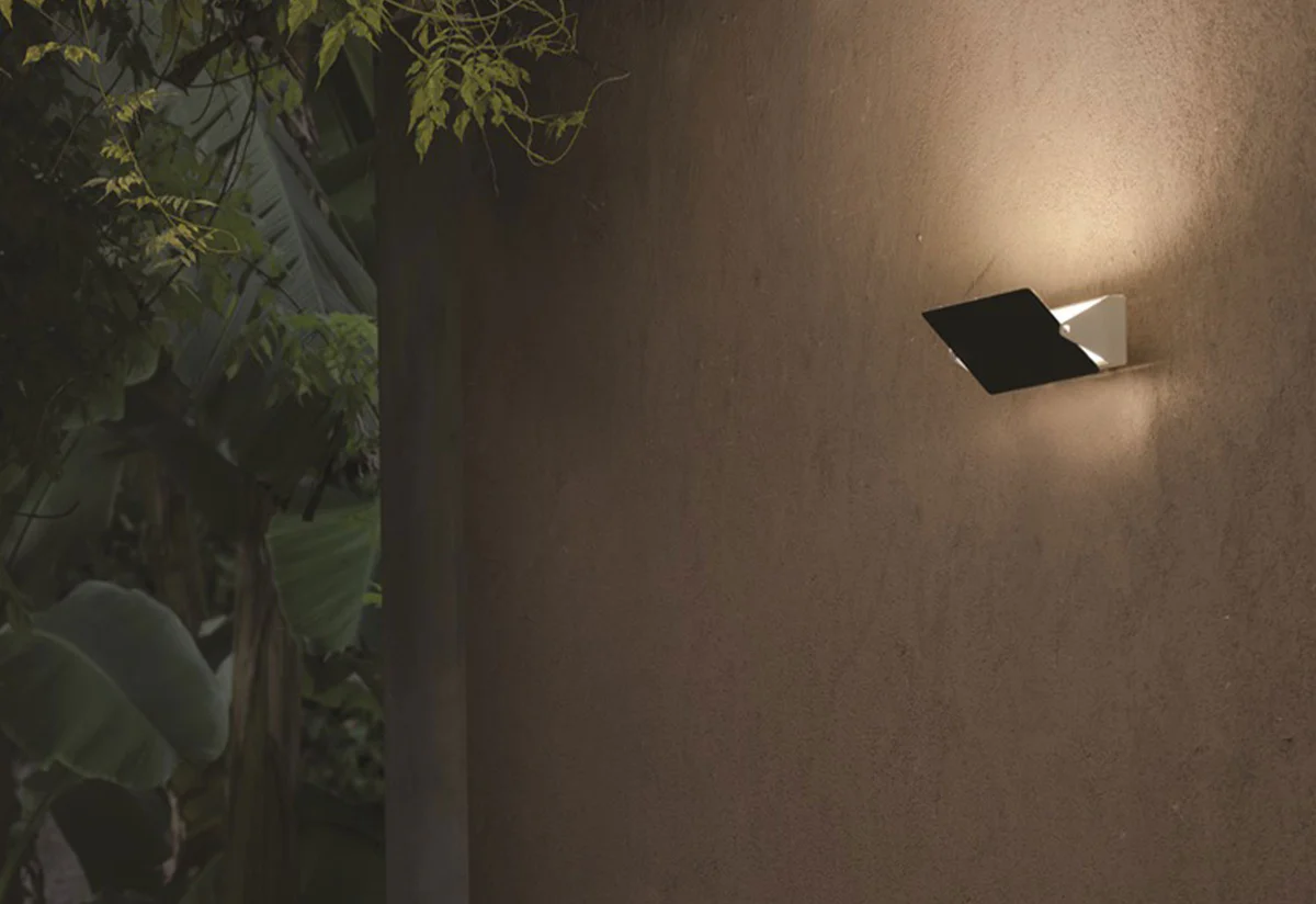 nemo-lighting-charlotte-perriand-applique-a-volet-pivotant-black-anodized-1_1200x1200.progressive